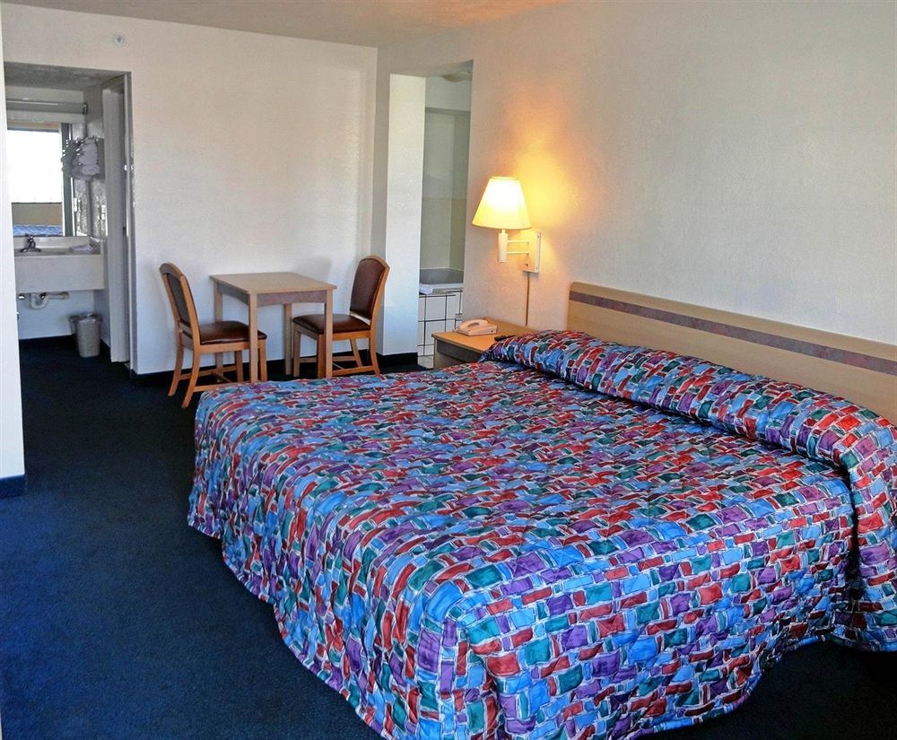 Days Inn By Wyndham Indianapolis South エクステリア 写真