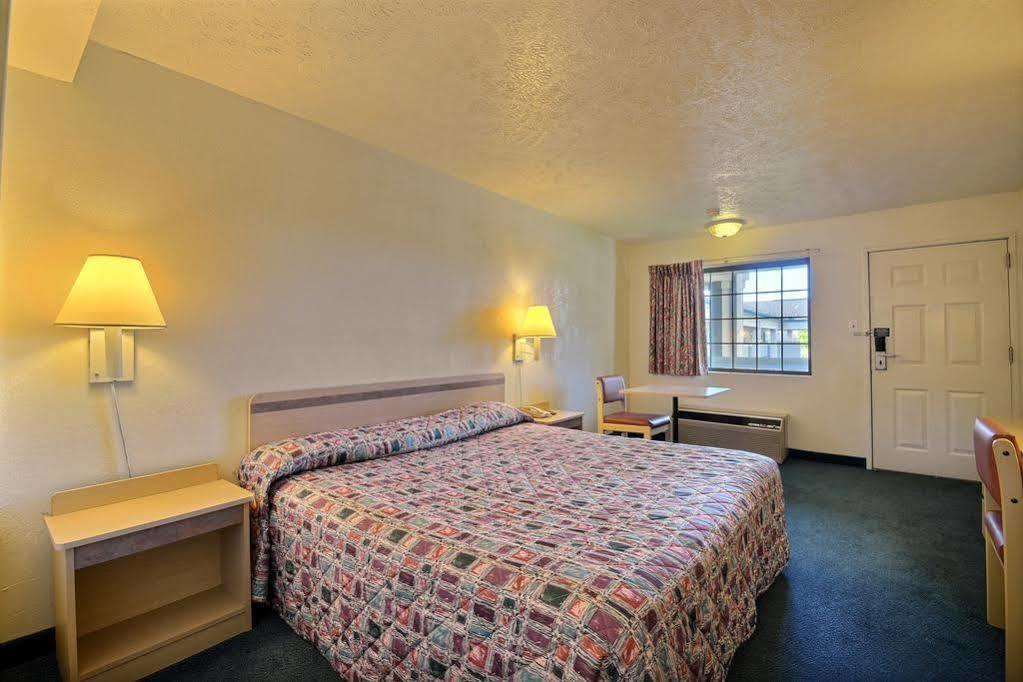 Days Inn By Wyndham Indianapolis South エクステリア 写真