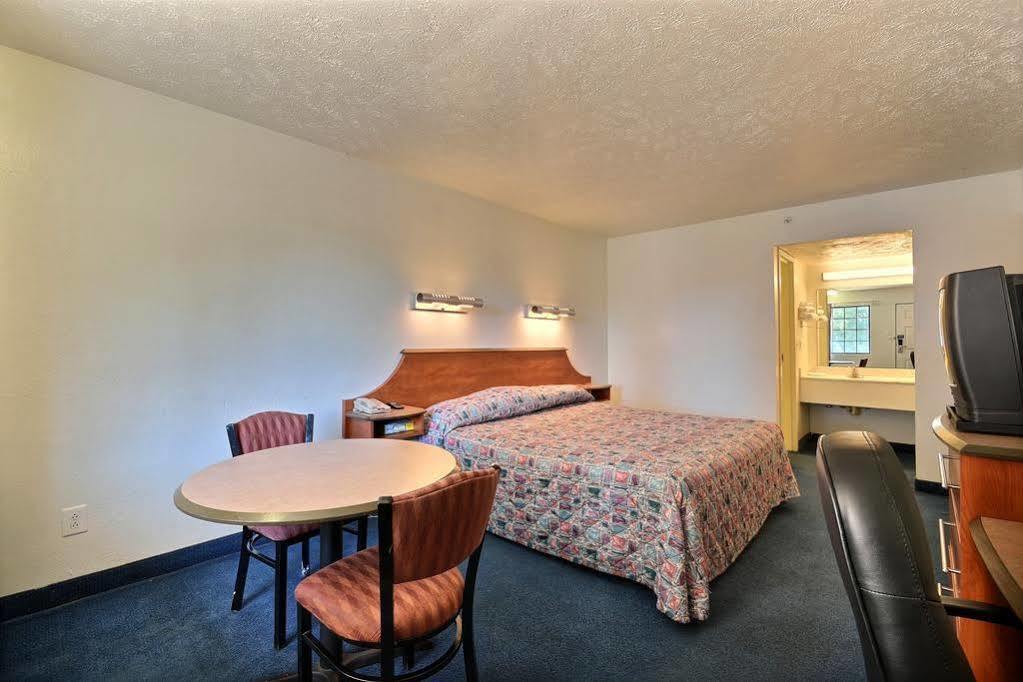 Days Inn By Wyndham Indianapolis South エクステリア 写真